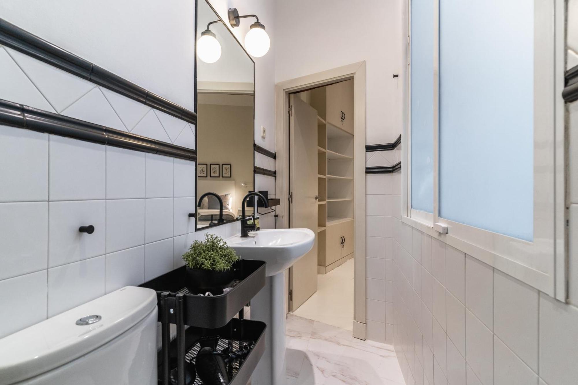 Spacious Modern-3Bedrooms 2Bathrooms-Plaza Mayor Мадрид Екстериор снимка