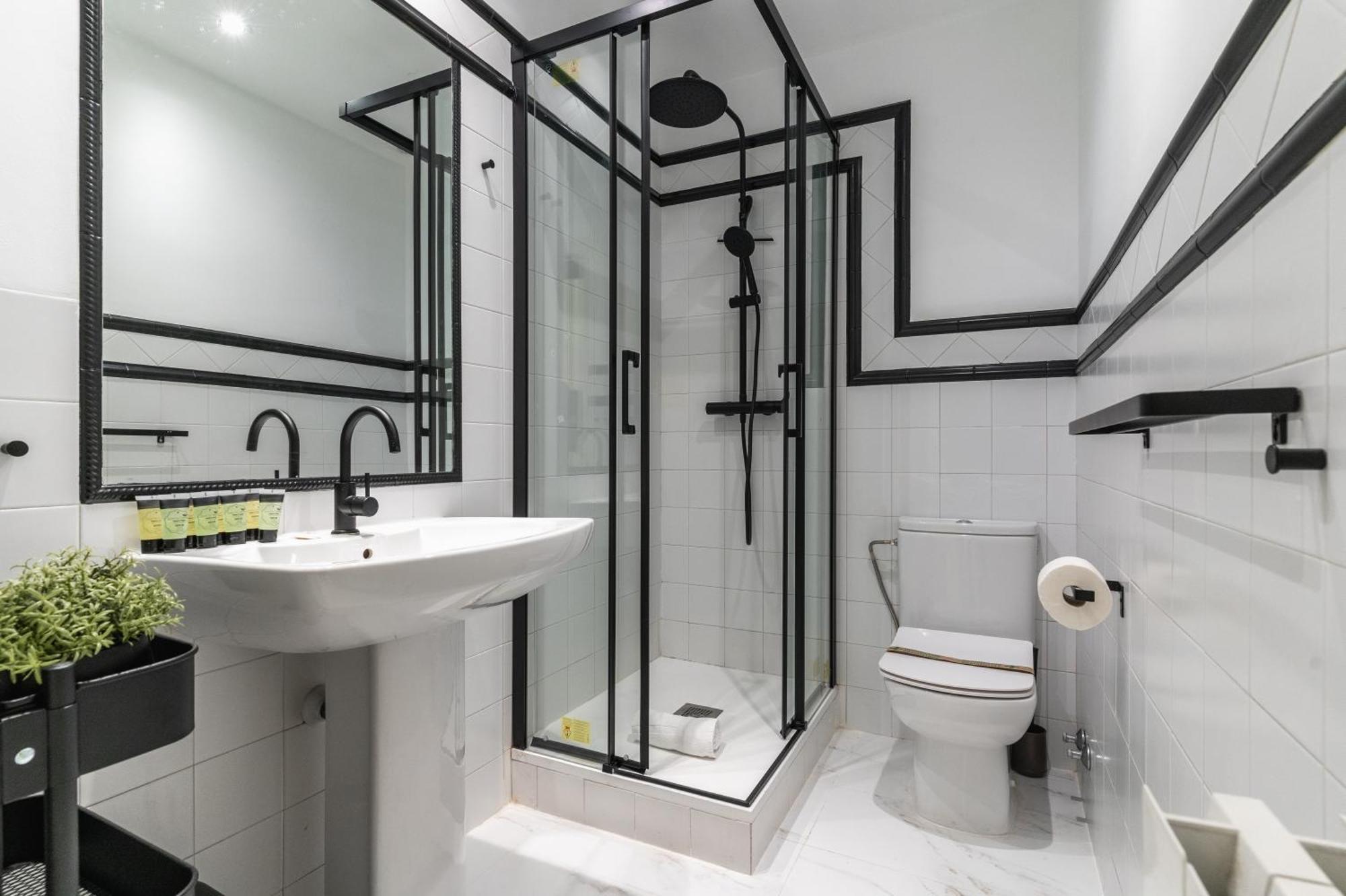 Spacious Modern-3Bedrooms 2Bathrooms-Plaza Mayor Мадрид Екстериор снимка