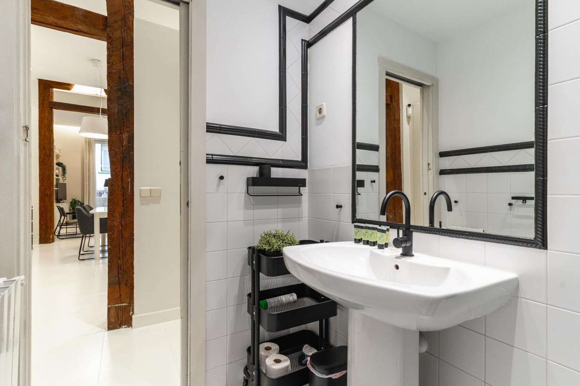 Spacious Modern-3Bedrooms 2Bathrooms-Plaza Mayor Мадрид Екстериор снимка
