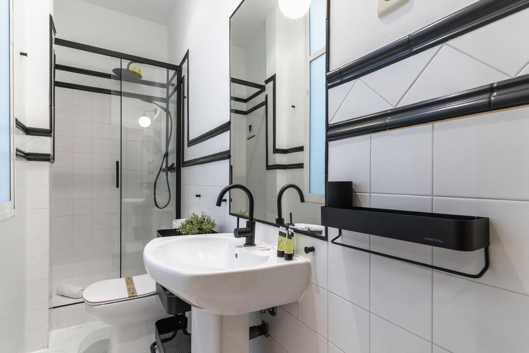 Spacious Modern-3Bedrooms 2Bathrooms-Plaza Mayor Мадрид Екстериор снимка